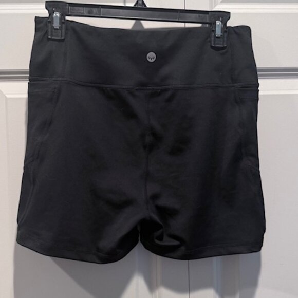 Senita Athletics Lux Baseline Shorts - Picture 4 of 6
